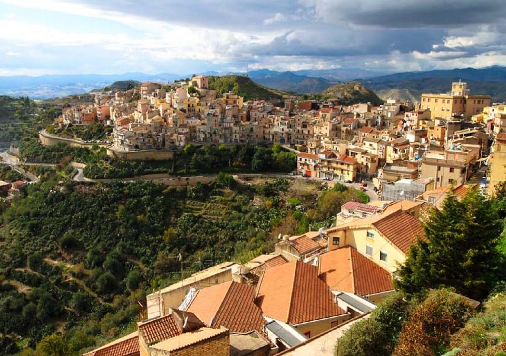 Vecchia Dimora Resort Centuripe Eksteriør bilde